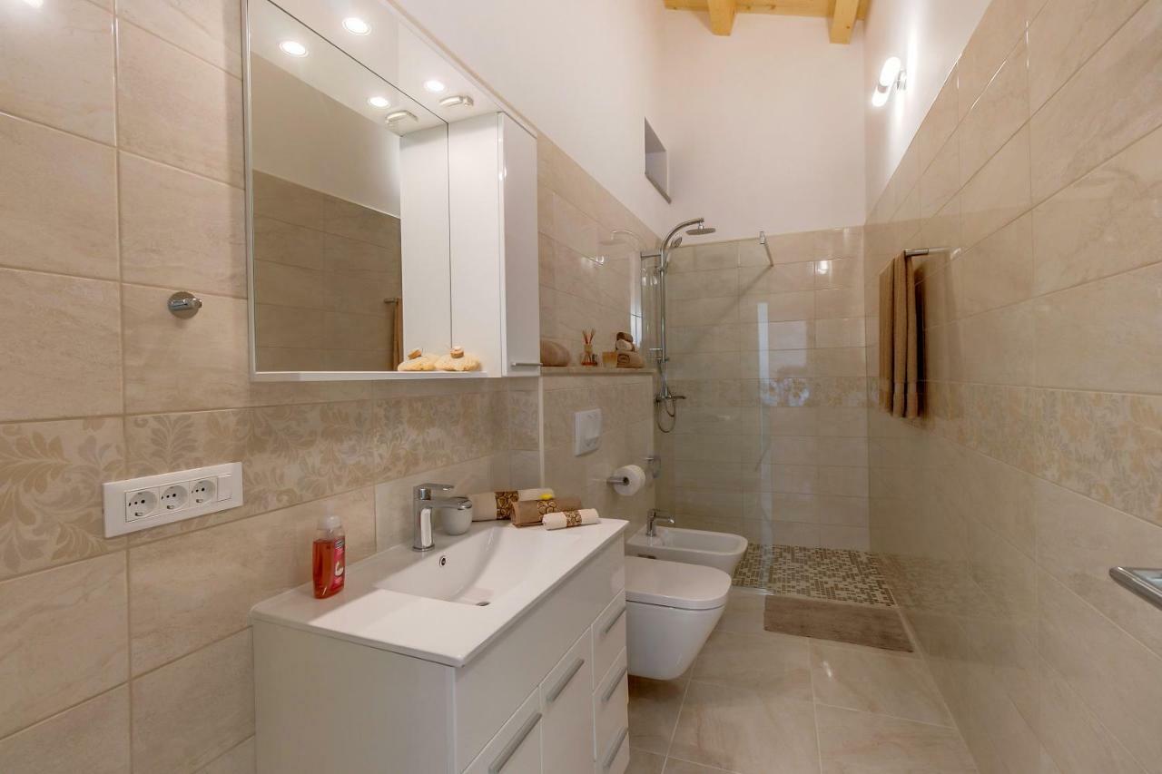 Apartments Relax Veli Lošinj Buitenkant foto