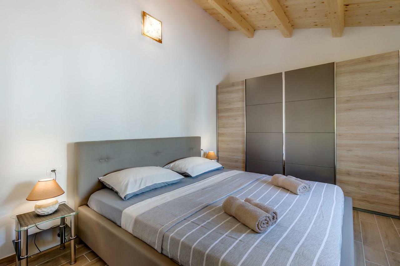 Apartments Relax Veli Lošinj Buitenkant foto