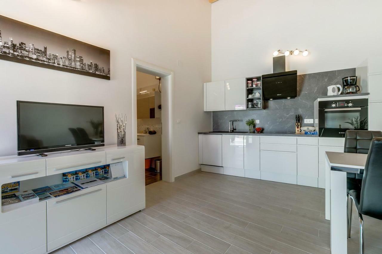 Apartments Relax Veli Lošinj Buitenkant foto